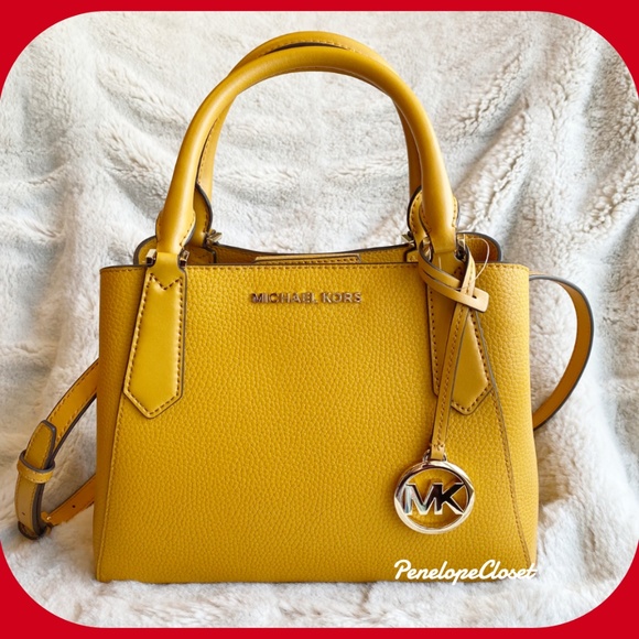 michael kors marigold purse